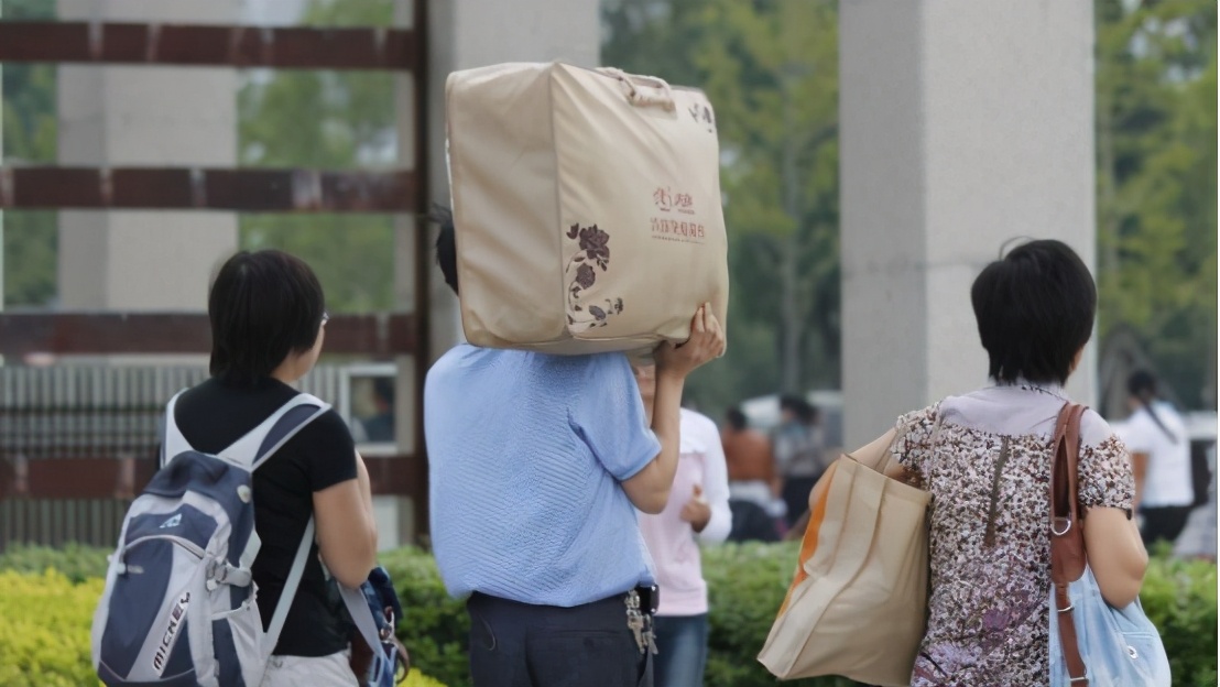 上大学，选择“省内”学校还是“省外”学校？毕业生深有体会