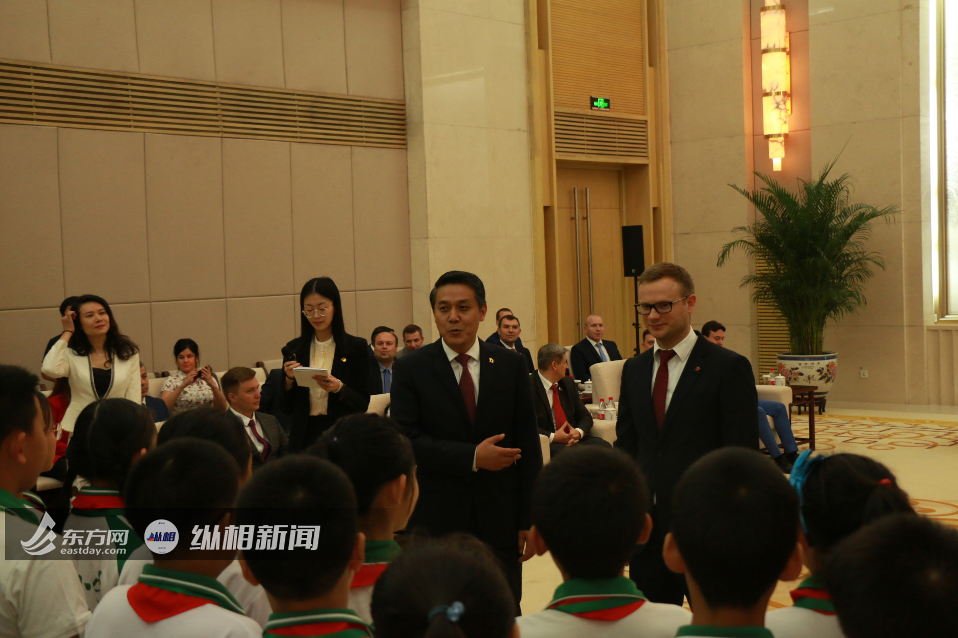 《战狼2》故事原型，在中联部听前大使讲撤侨故事
