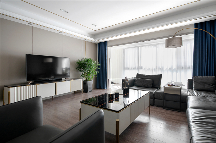 200㎡现代风设计，开放式厨房+餐厅+吧台，轻松自然的生活