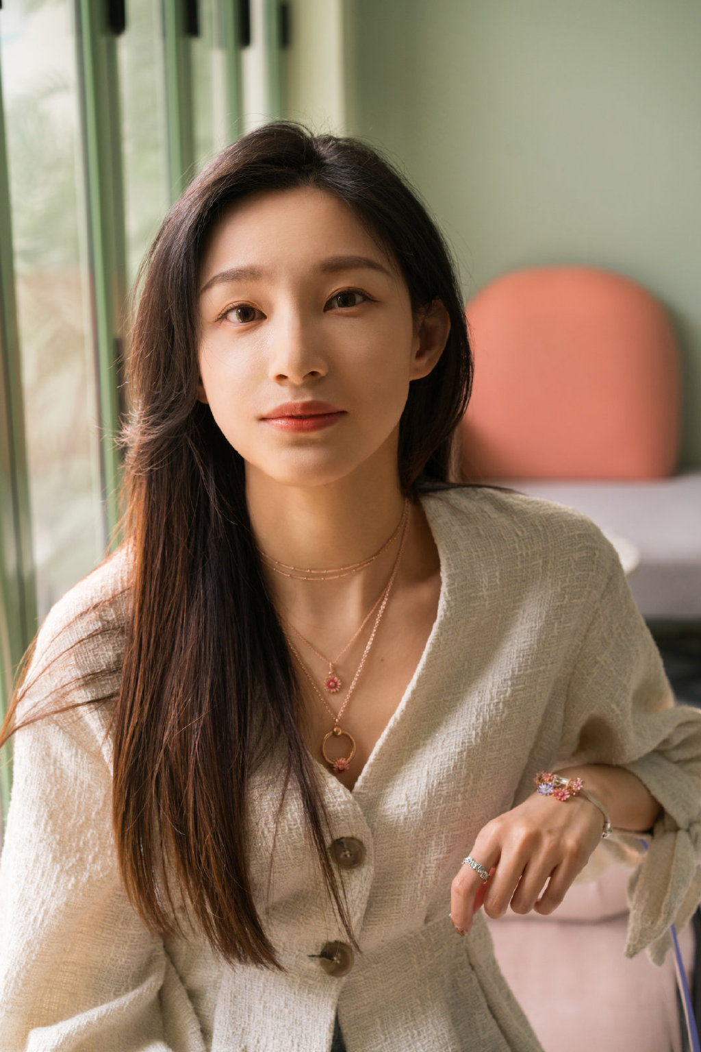 千里挑四！出现在文艺汇演上的领诵员冯琳，会是下一个王冰冰吗？
