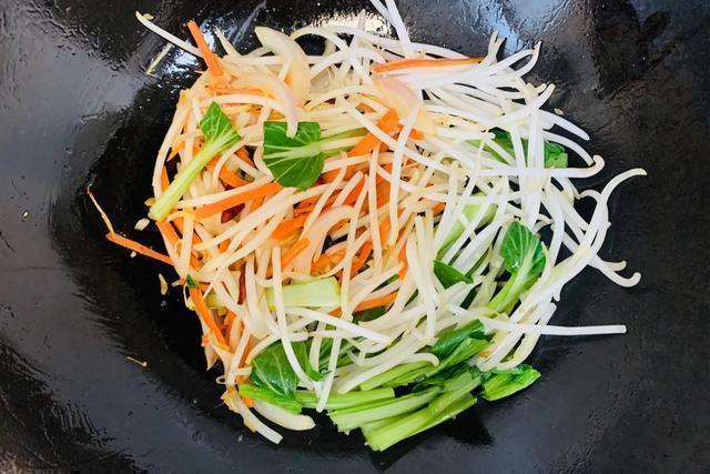 小麦淀粉可以制作凉皮吗？凉皮怎么做好吃，大厨：教你正确做法