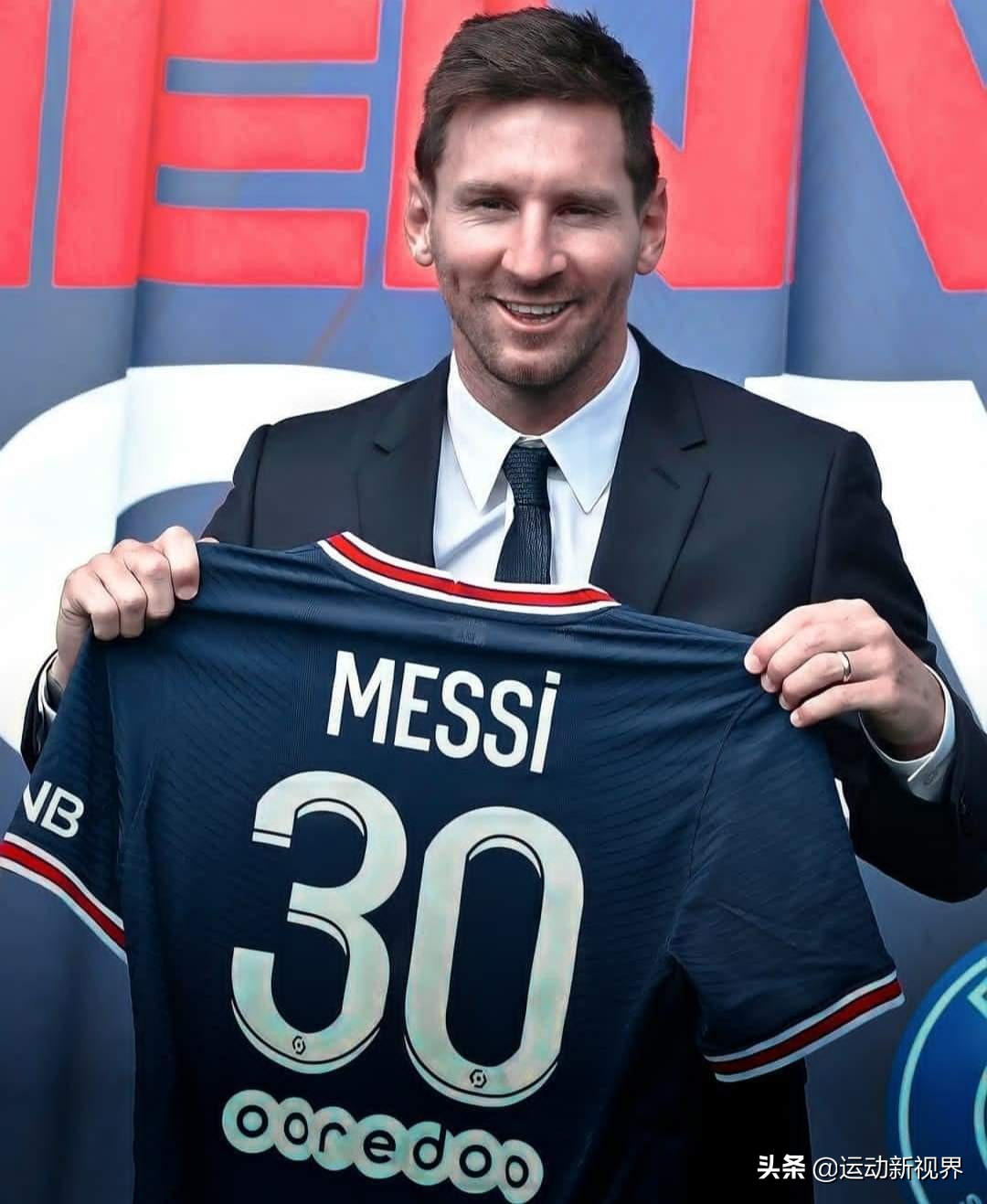 二,梅西在国家队所穿球衣的号码2004年6月,踢世青赛时,穿18号球衣2006