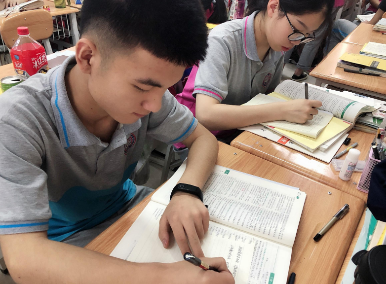 河南容易被“低估”的大学，录取分数不高，毕业多半能进国企