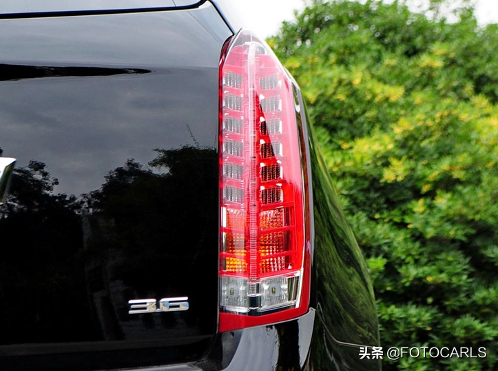 凯迪拉克SRX 3.6L V6实拍，重2.1吨的美式豪华，近60万售价还很火