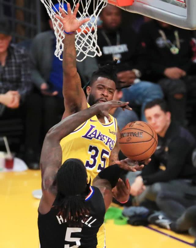 nba埃灵顿有哪些球队(纽约牌垃圾场！大球市只搞来5个小角色，1人不走这不得安宁)