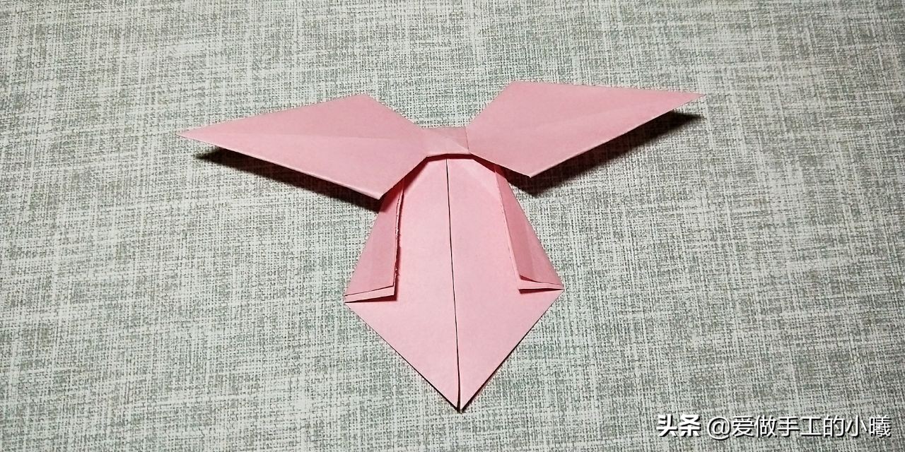 漂亮的蝴蝶结折纸，简单易学，用来做装饰不错呦