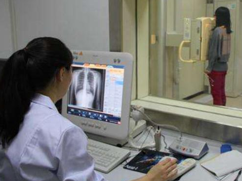 学校组织高考体检，学生不愿检查的4个项目，真想找个地缝