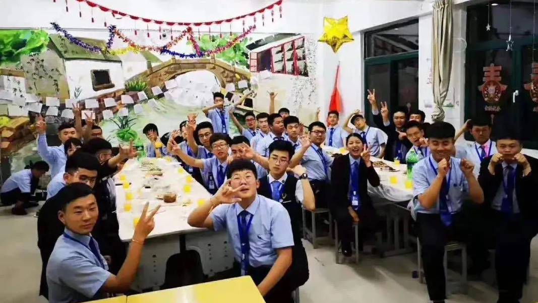 这样的校园文化，能不断培育学子强大的内涵