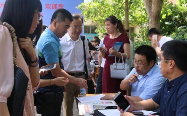 国内“烧钱”的3所大学，家里面有矿的可以考虑，还需要符合标准