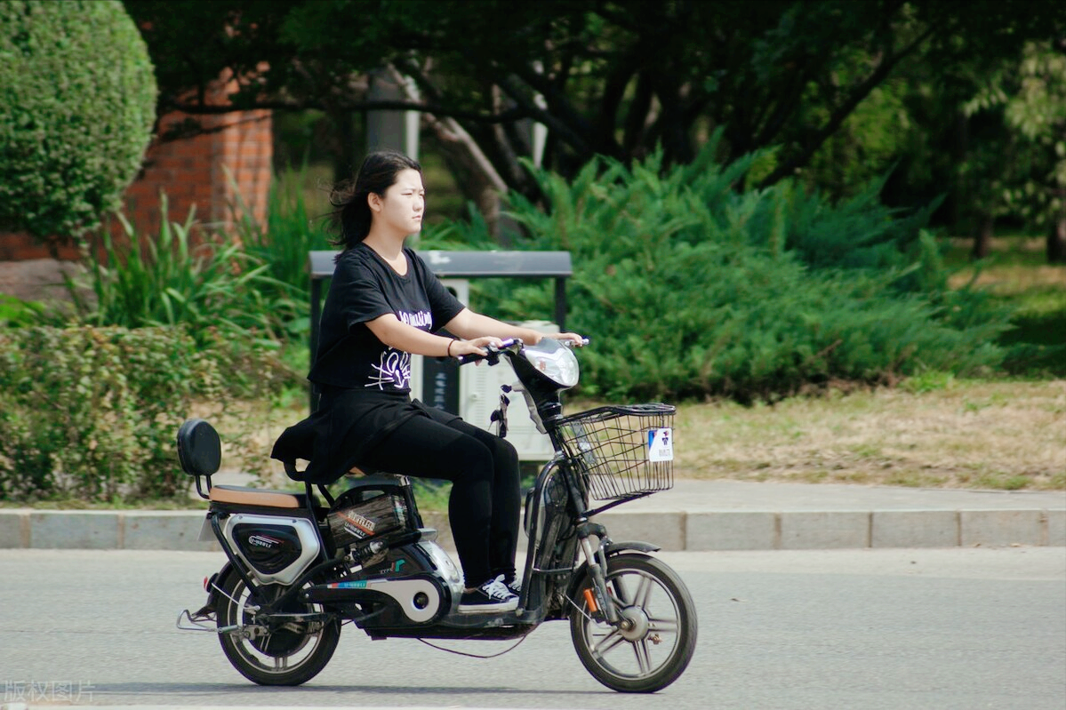 谁说1000内没好车？低至829！3款电动车，不用驾照，全国都能上牌