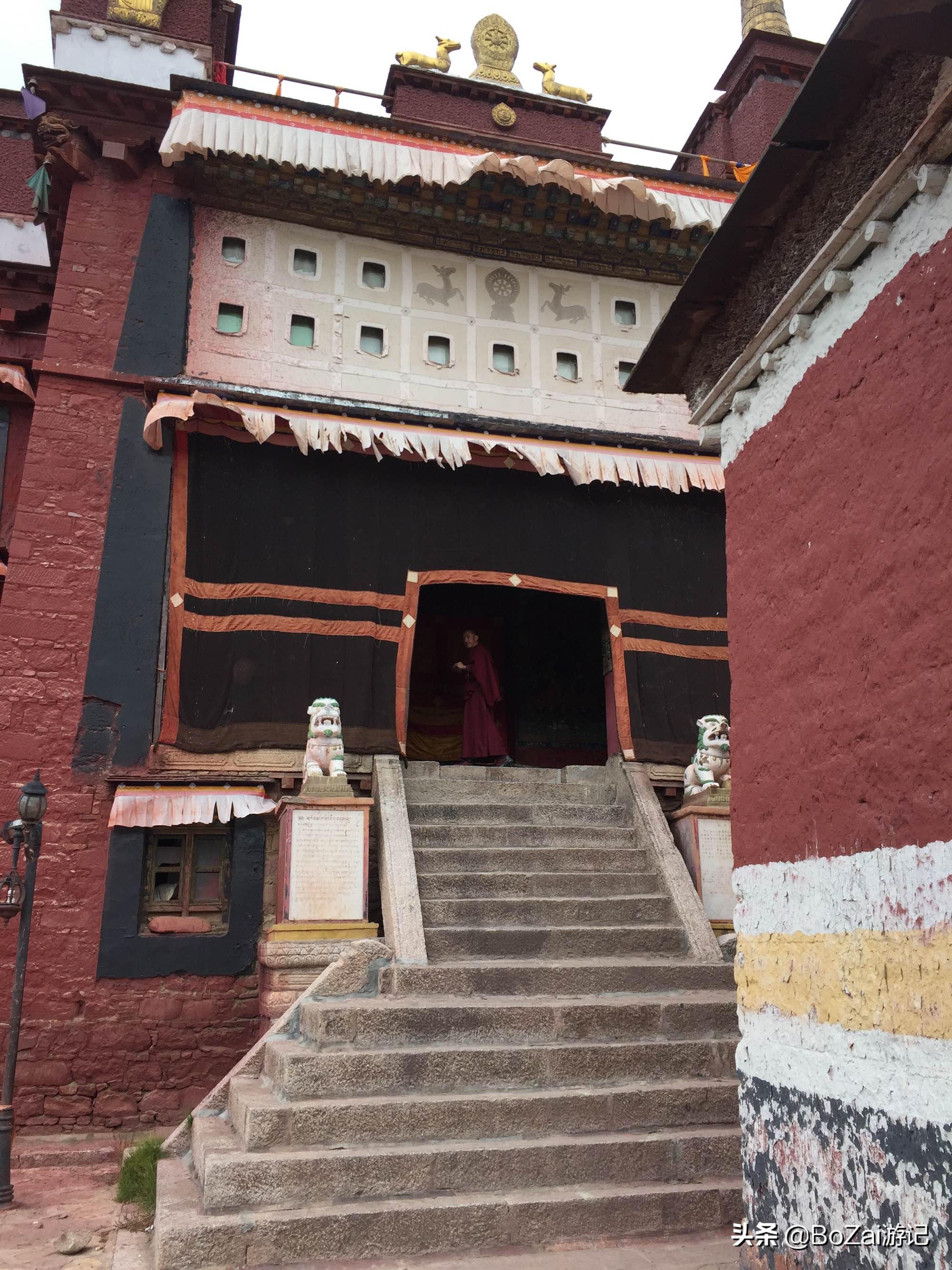 萨迦寺的珍奇宝物有四件,即贡布古如(由竹青白瓦巴从印度请来的依怙