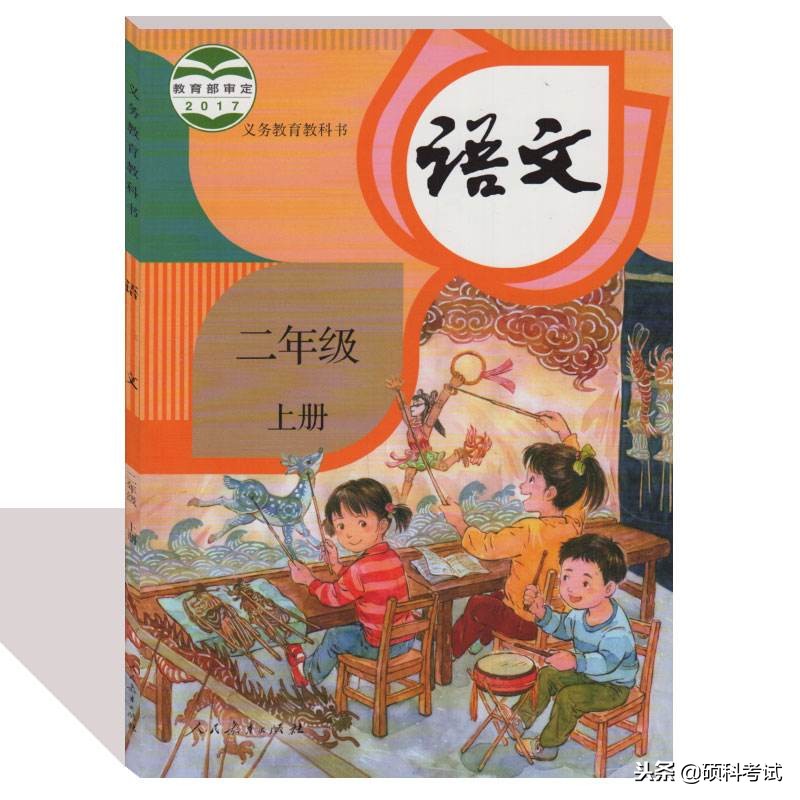 举世闻名的万里长城，吸引着来自世界各地的游客。