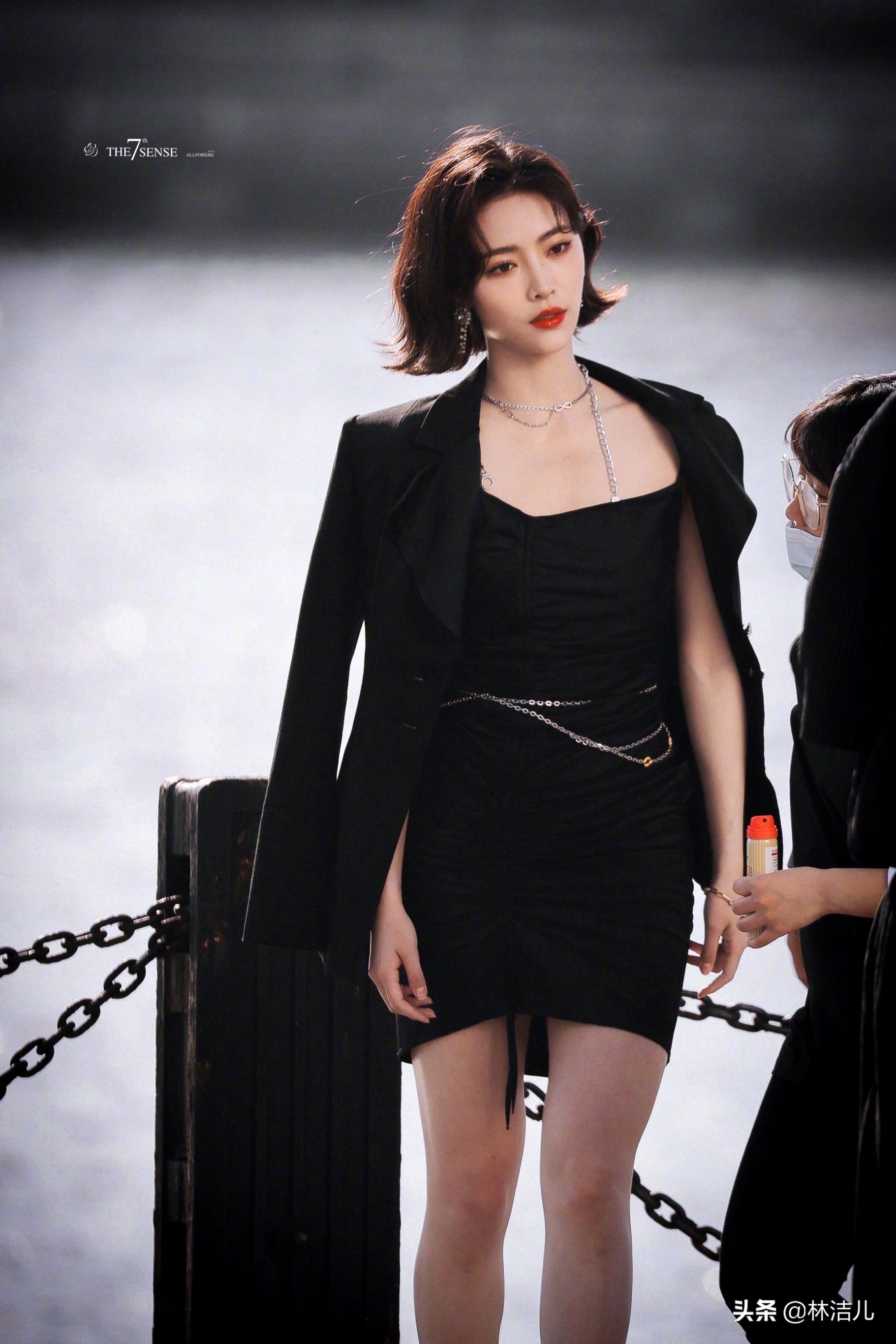 短发明星(许佳琪的一刀切,倪妮的性感大背头,女明星剪短发也这么撩人?