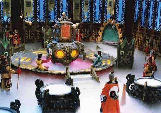 中国人放鞭炮的历史变迁，你知道最初的爆竹是怎么玩的吗？