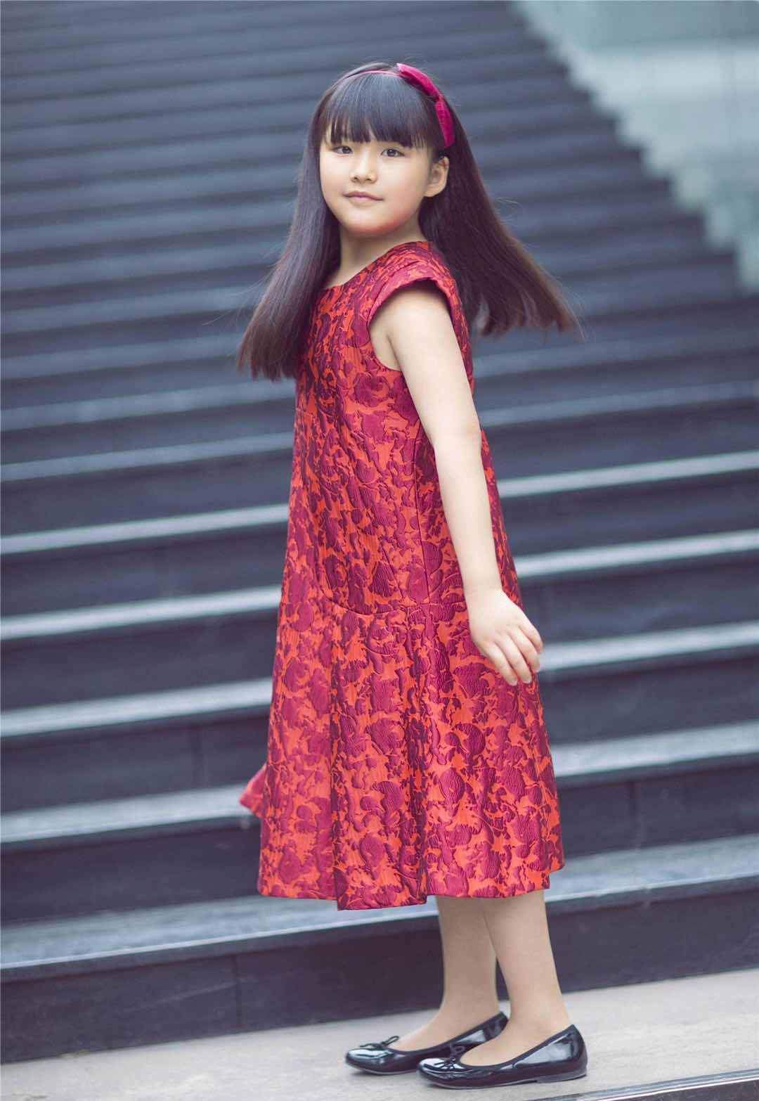 王诗龄从小就是富养的女孩，家境优渥被李湘养成穿衣有品的名媛！