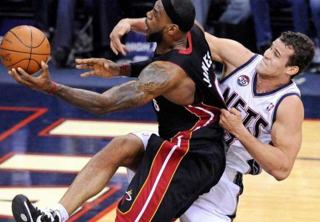 为什么cba球员没有跟腱断裂(为何NBA球星容易遭遇跟腱断裂，而在CBA却很少见呢？)