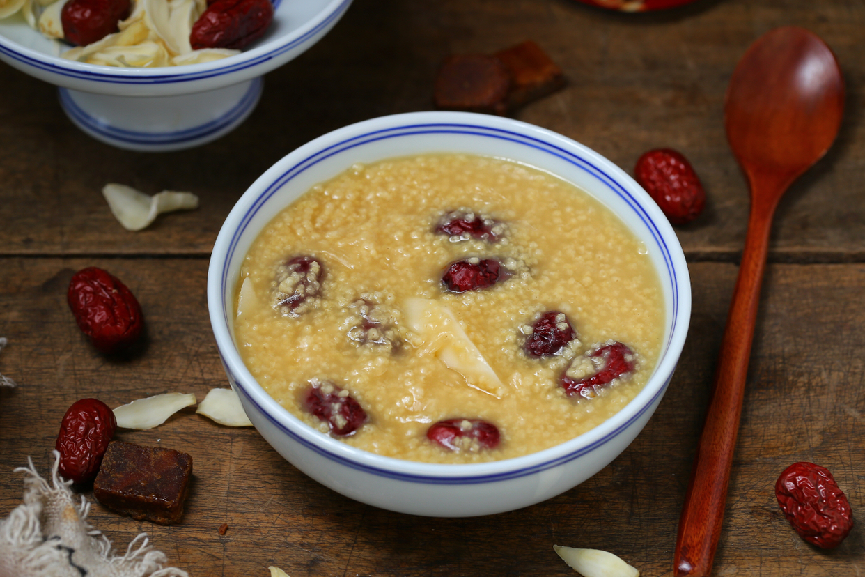 小米淮山粥的功效作用「小米淮山瘦肉粥的功效与作用」-友友