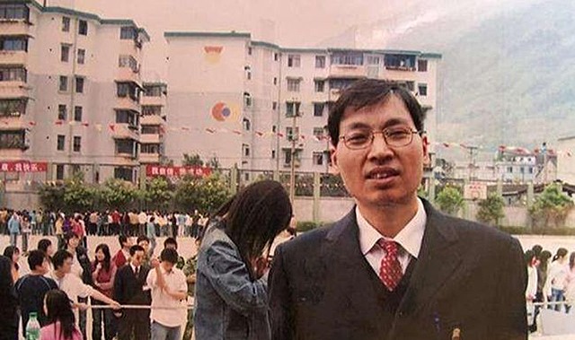 谭千秋的最后一课：舍身护4名学生牺牲，女儿谭君子追随父亲脚步