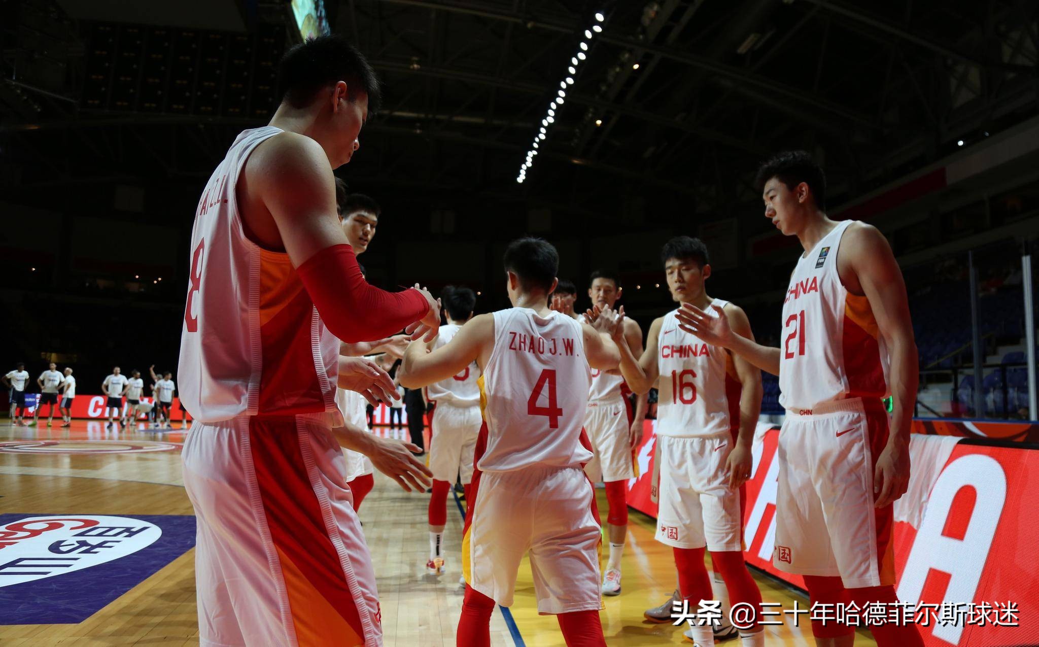 为什么中国男篮打不进nba(中国男篮无缘东京奥运原因出炉！球迷揭开内幕：对手早就看穿了)