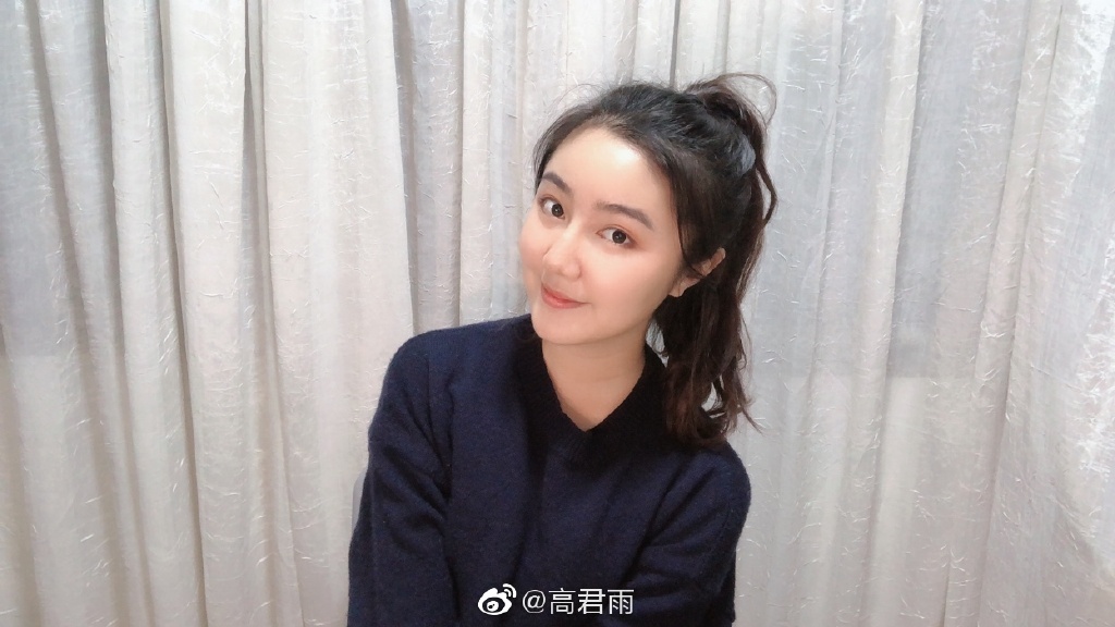 还记得当年“点读机女孩”吗？如今是美女学霸，妈妈从未担心学习