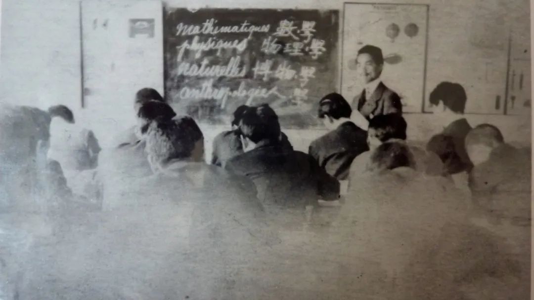 租法国古堡，建中国大学，他只花了一法郎？