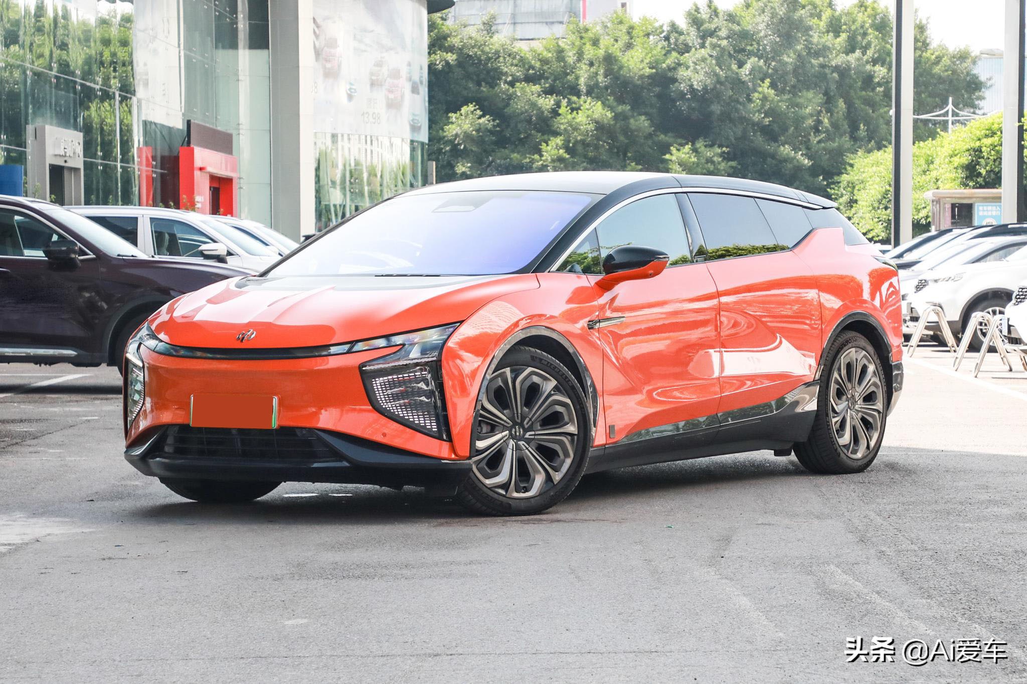 快充远航高端性能大SUV，独立6座设计，破百3.9S，实拍高合HiPhi X