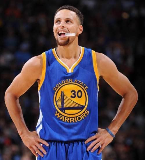 为什么nba球星要嚼泡泡糖（曾在NBA赛场上风靡一时的口香糖，为何现在没人嚼了？）