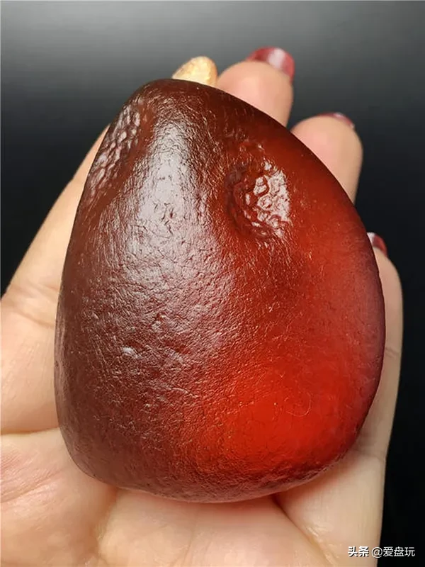 一条红蜜蜡,卖1万?玩友:咋瞅着像豆腐乳成精