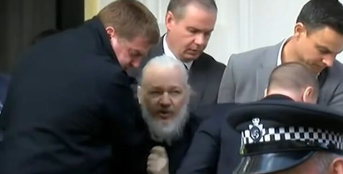 斯诺登是美国自导自演的骗局吗？