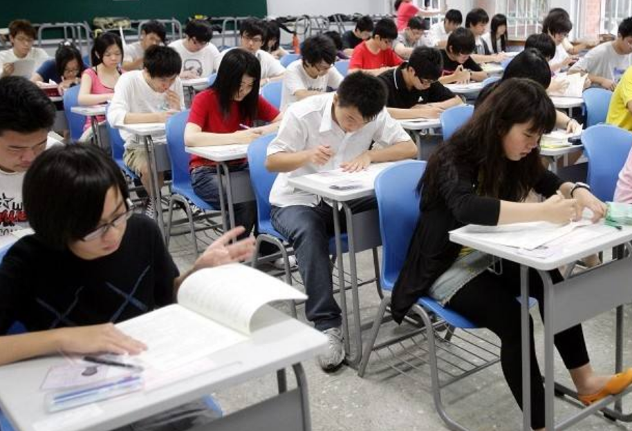 北京一所二本大学被称“官校”，分数线堪比一本，毕业易成公务员