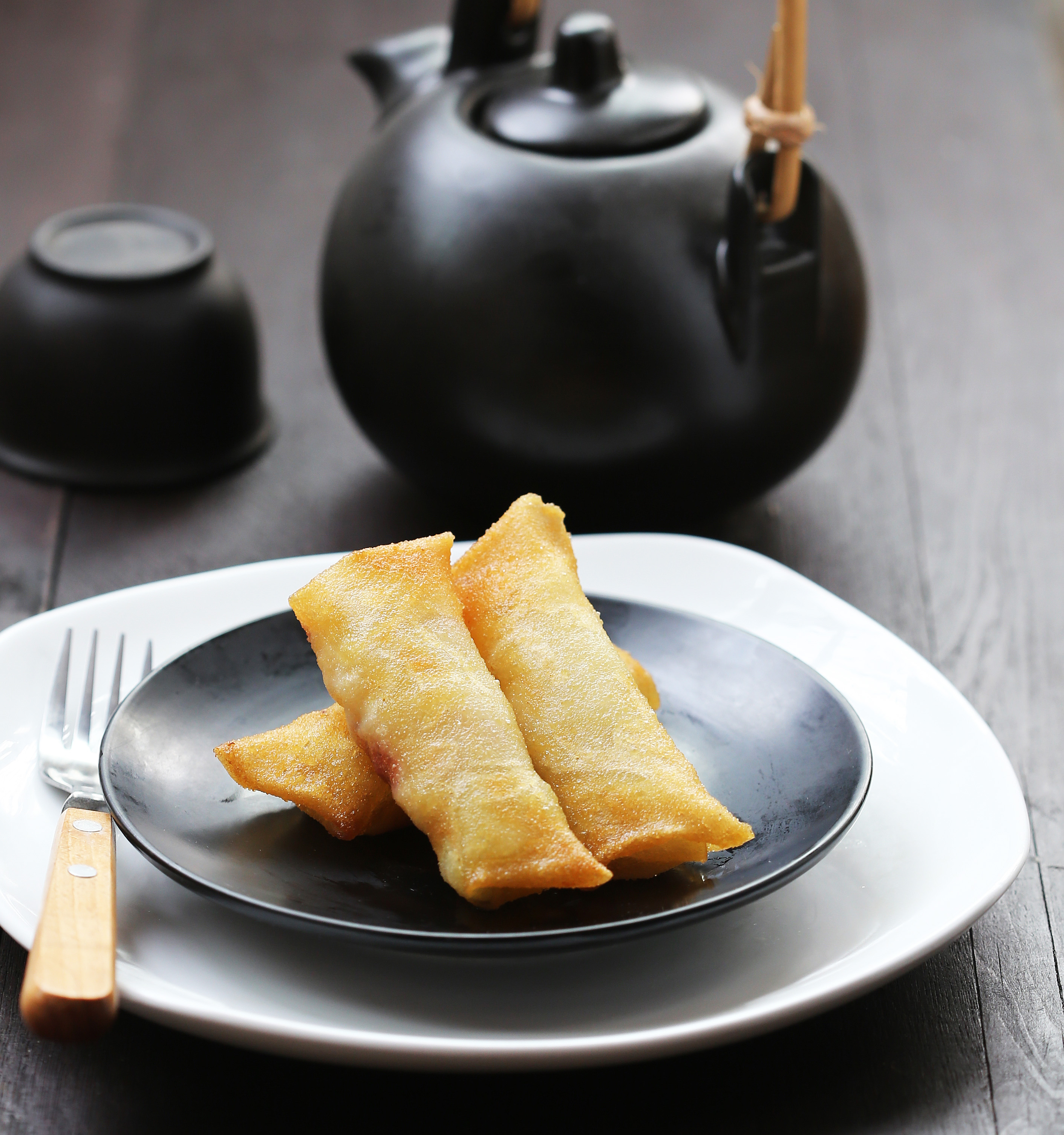 春卷是传统节日食品,流行于中国各地,江南等地尤盛.