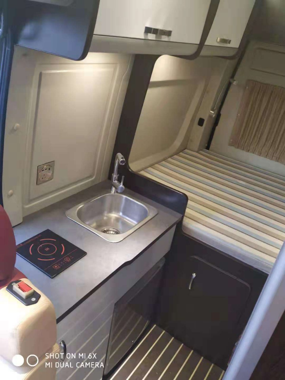 11.24 G20杭州房车展亿龙房车推出特价大通长轴高顶房车仅24.8万