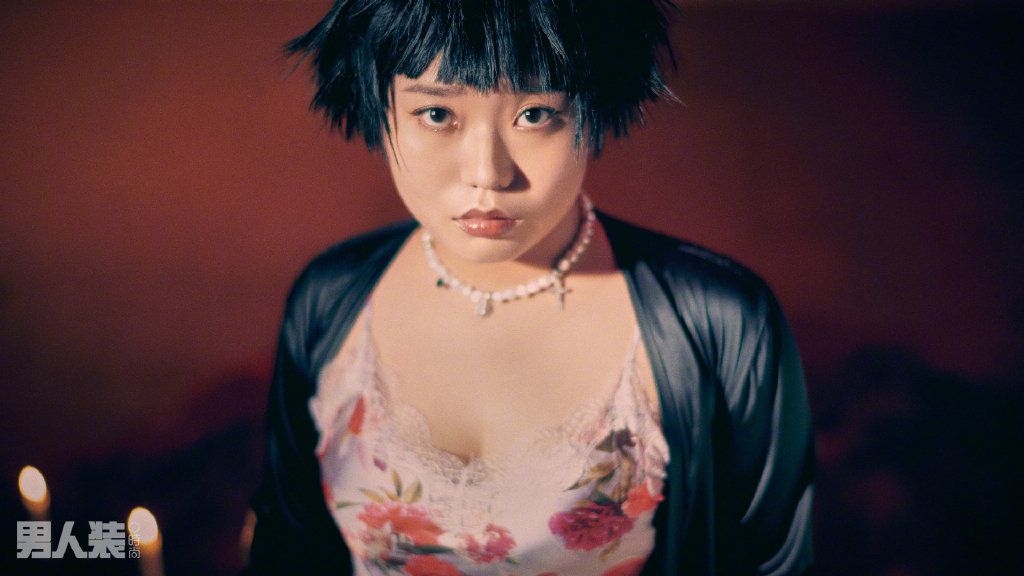 男人装壁纸手机高清(李雪琴,男人装?