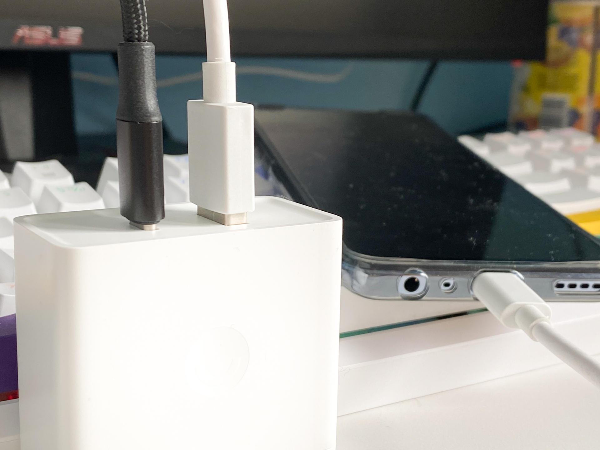 充电快，功率大，一捏就走，入手aigo这款充电器后悔了吗？