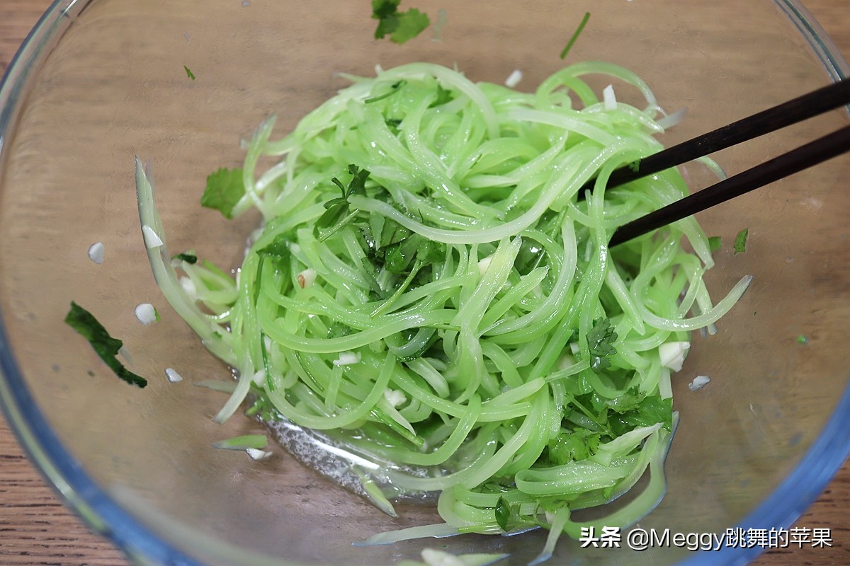 萵筍怎麼吃(低脂低卡的熗拌萵筍絲)