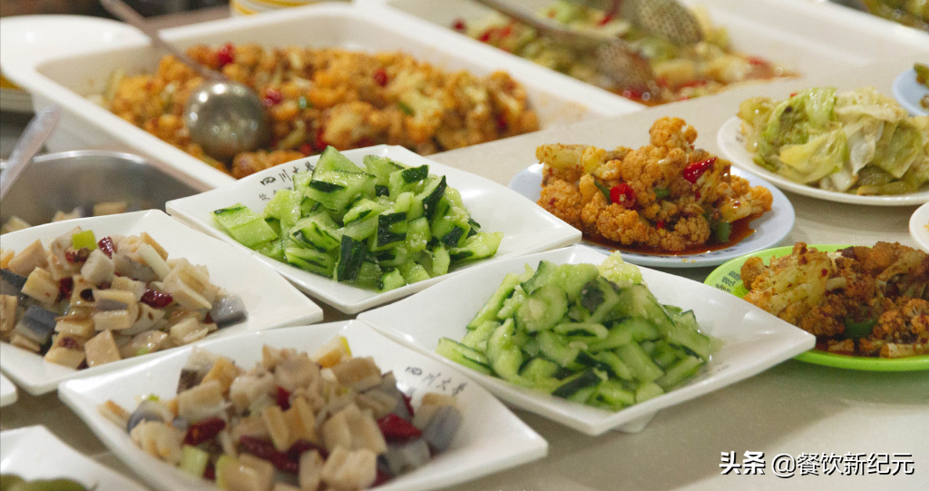 看完南方大学的食堂，再看北方大学的食堂，网友：差距真大啊