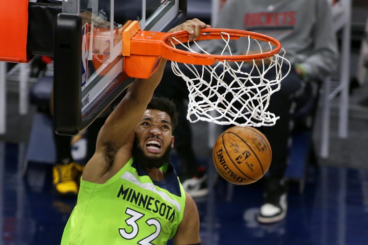 为什么nba内线就不全是人(布克都带队打总决赛了！而同届状元却还是一个数据刷子，让人失望)