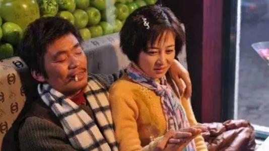 自以为是的人有多可悲？《树先生》臆想的成功，从来都是嘲讽的善