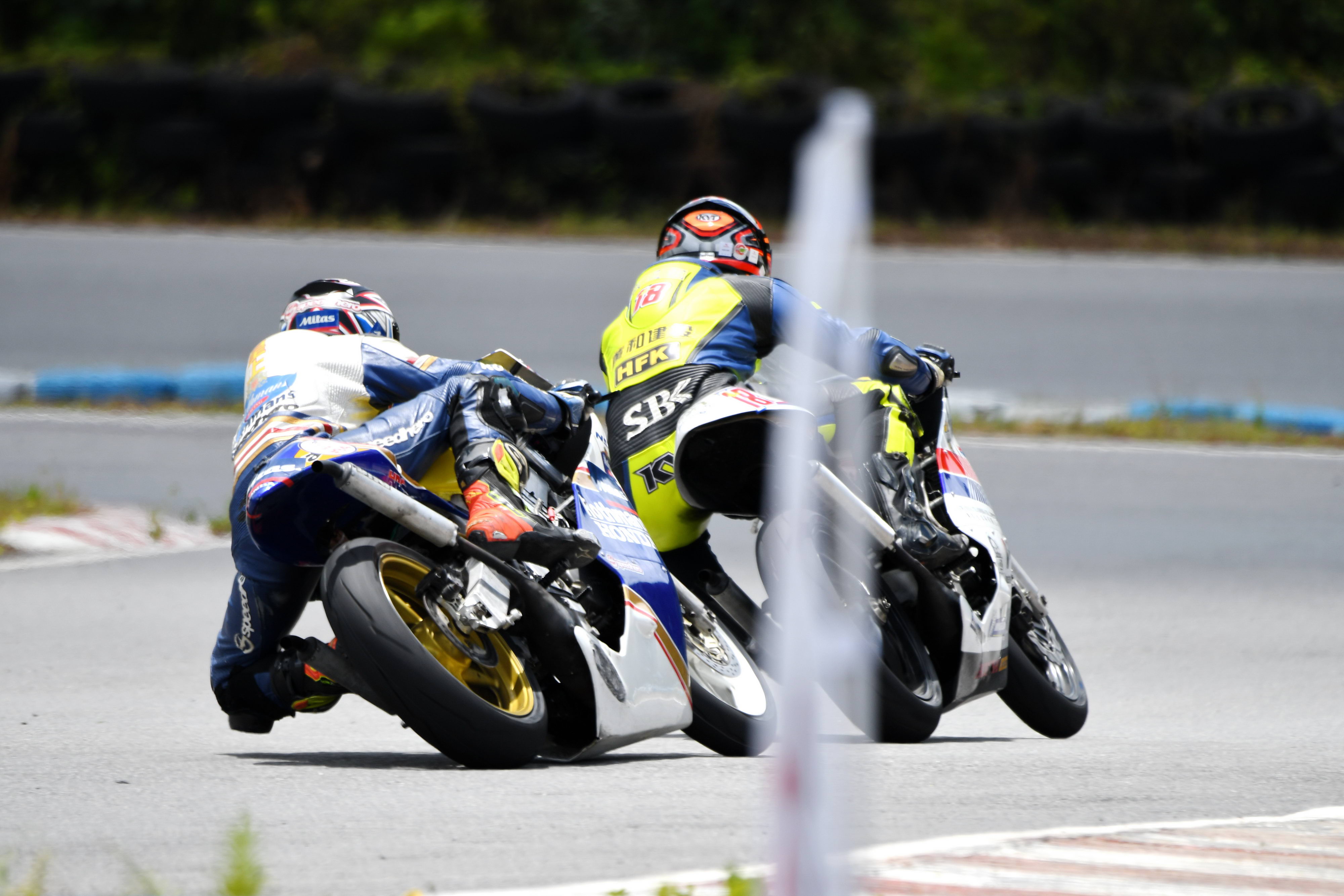 郑伟雄赛车(伟业达 GP：2021 大湾区摩托车大赛 改装街车公开组（2T）)