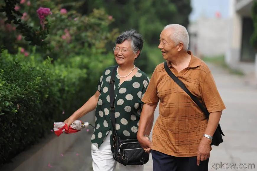 情人节最惨的事：红buff都有人撩，你却没人撩