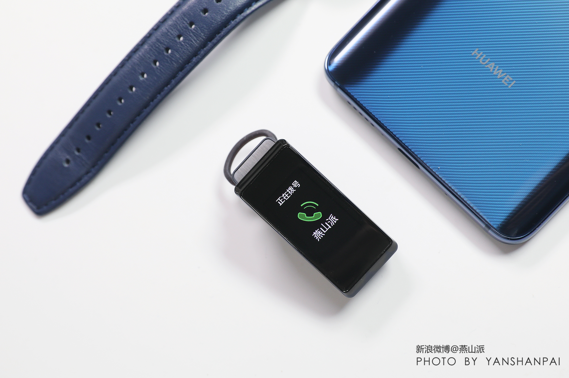 图说华为手环 B5，关注运动健康外还能打电话、看信息的健康手环
