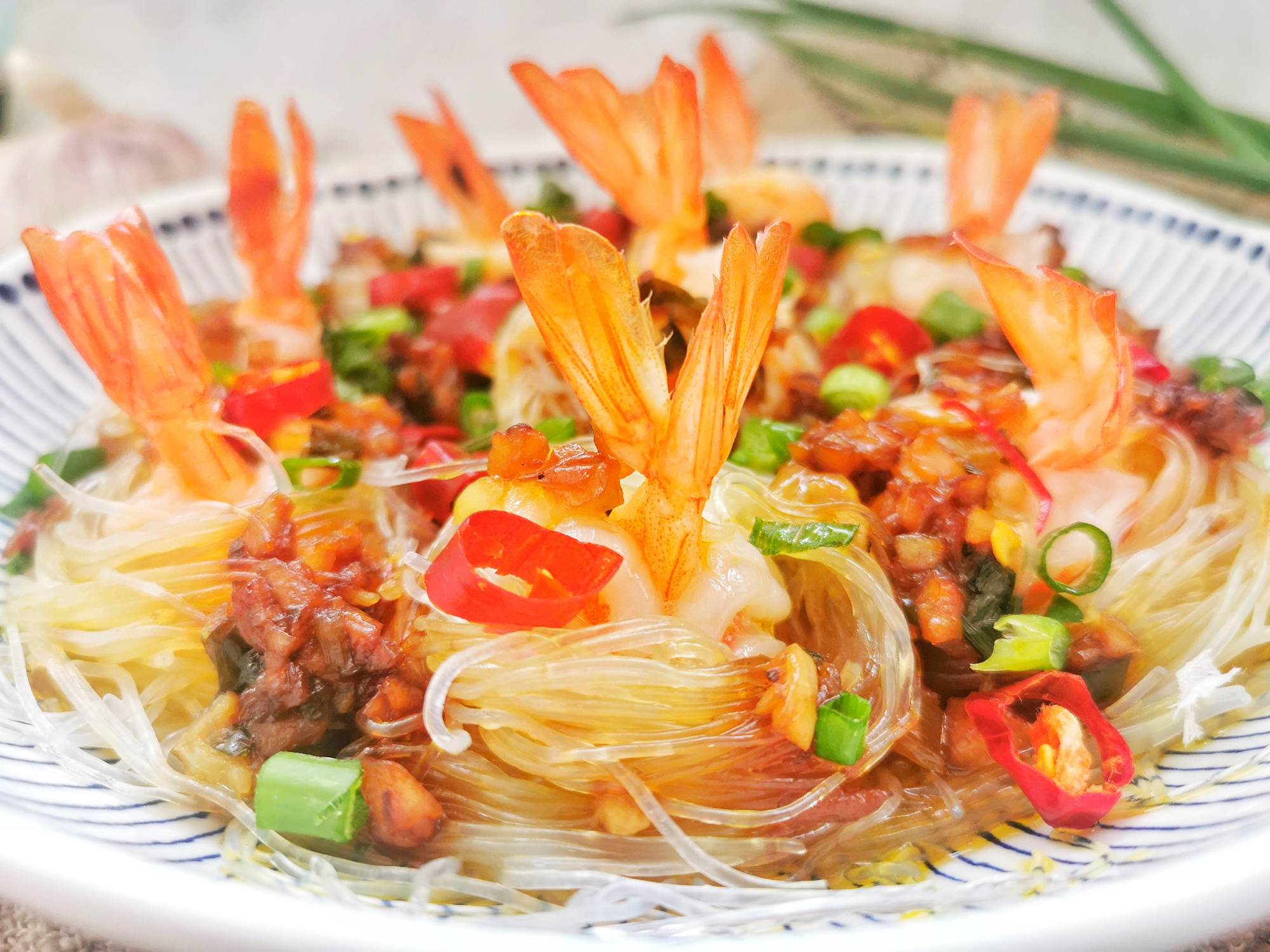 蒜蓉粉丝虾的美味做法：龙口粉丝这样做好吃