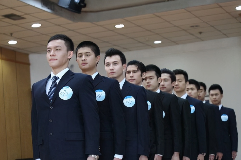 空乘面试——面试的十个经典问题与答案