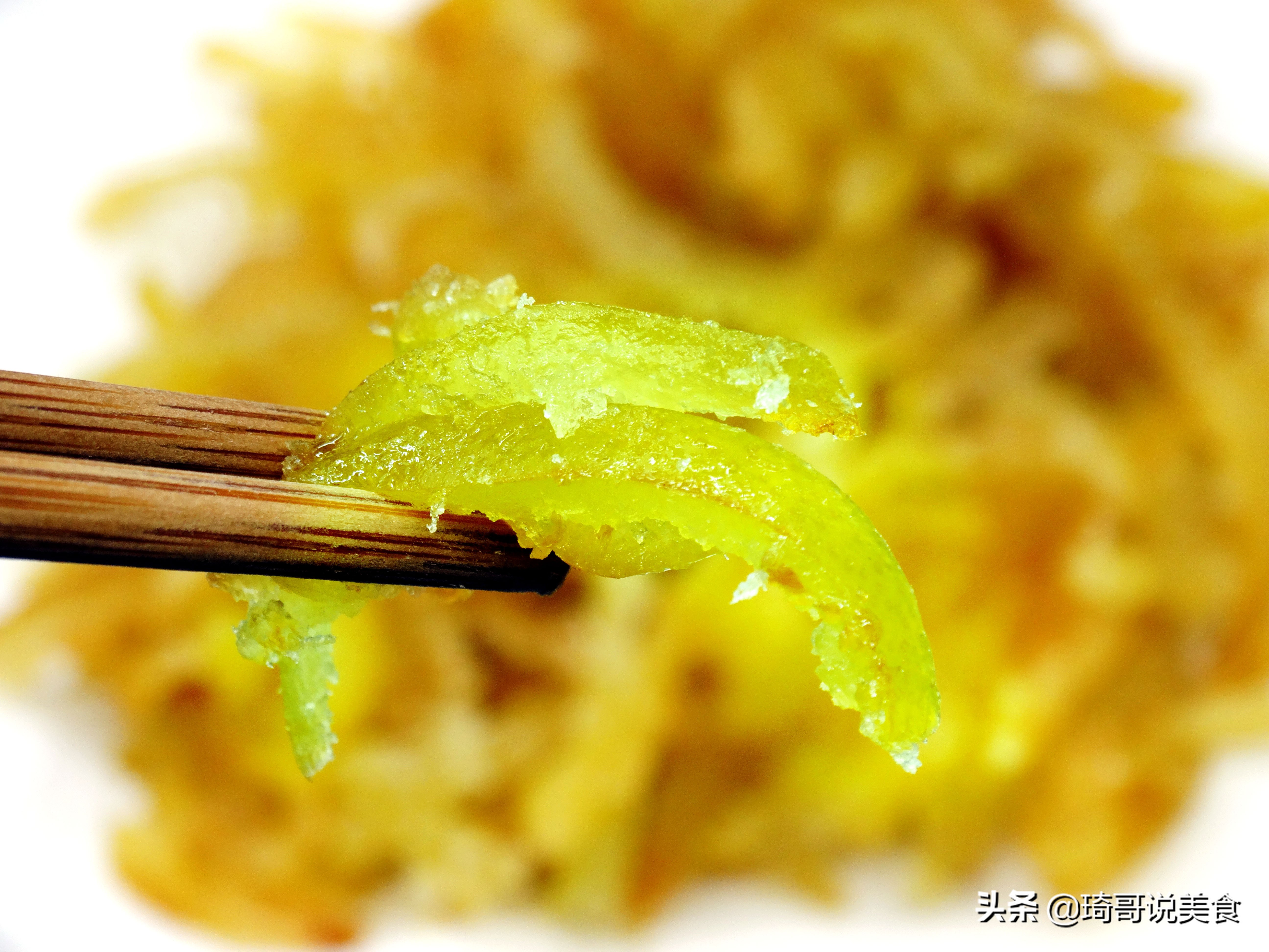 柚子皮别再扔了！教你几招做出美味柚子皮料理，清香爽口超好吃