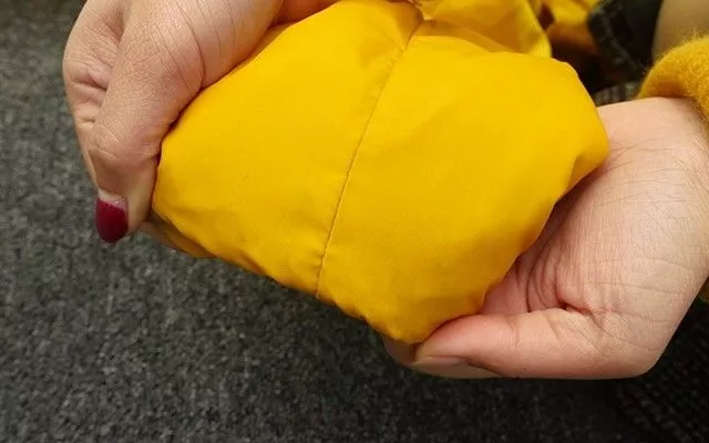 在家也能干洗羽绒服,一喷一擦,陈年旧污渍瞬间变干净