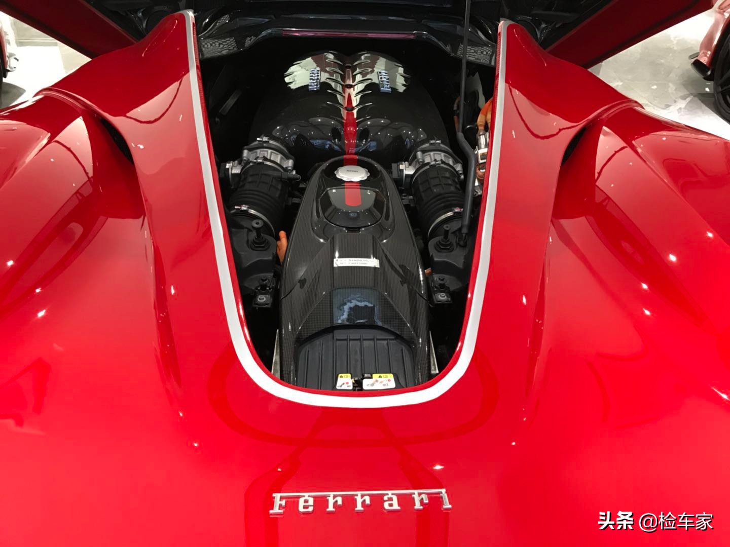 法拉利拉法赛车(新车2500万的法拉利LaFerrari，为何二手车却卖4000万？)