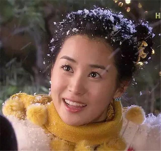 李易峰前女友李多海近照曝光,撞脸张钧甯颜值回春