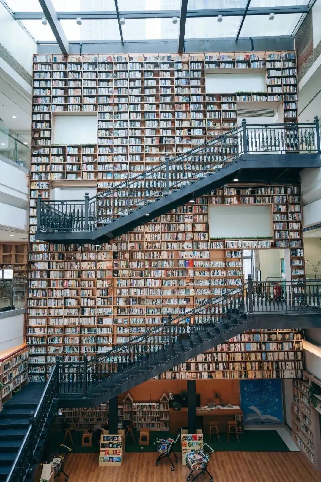 忍不住告诉你！广州的这些宝藏图书馆，真的超靓
