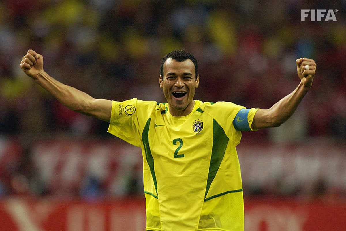 2014巴西首发(巴西队历史上最伟大的7位队长,内马尔只能排第六)