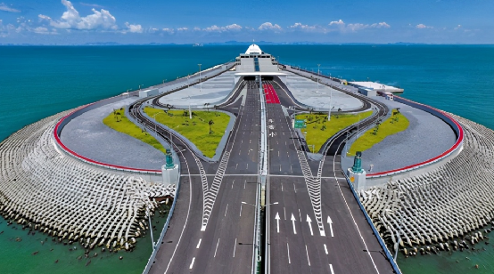 打开“回家”的路，京台高铁横穿海峡直通台湾，它到底有多难修？